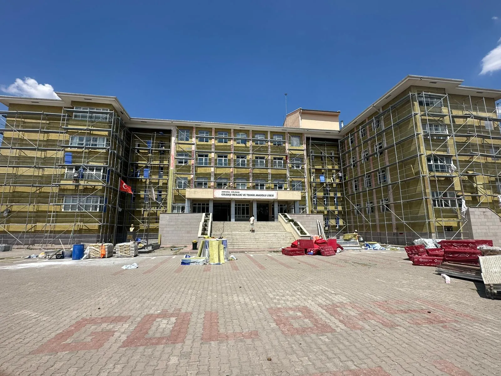 GÖLBAŞI MESLEKİ TEKNİK ANADOLU LİSESİ